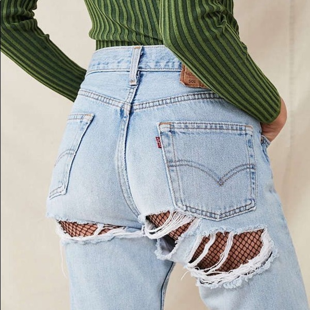 Levi’s Shredded Back Mom Jeans (Urban Renewal)